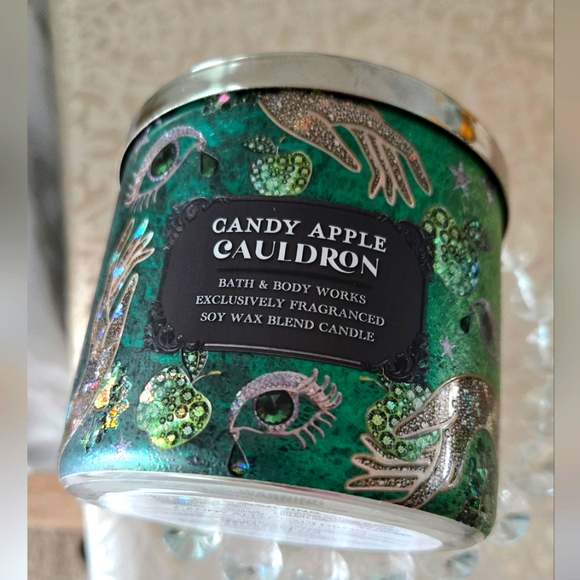 Candy Apple Cauldron 4-Piece Gift Set w/Bag • Bath & Body Works • - Picture 6 of 16